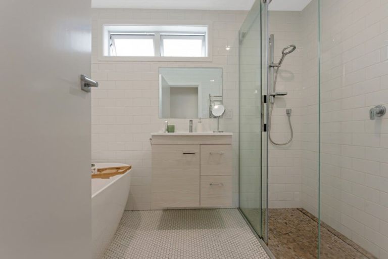 Photo of property in 30 Hathaway Avenue, Karori, Wellington, 6012