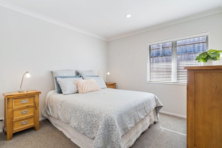 Photo of property in 124a Prince Regent Drive, Half Moon Bay, Auckland, 2012