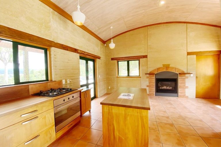 Photo of property in 12 Kukupa Road, Sunnyvale, Auckland, 0612