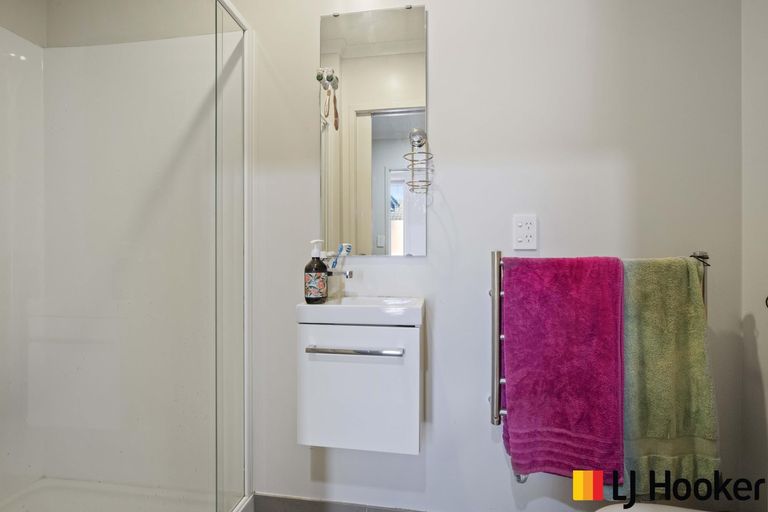 Photo of property in 13 Akeake Lane, Manurewa, Auckland, 2102