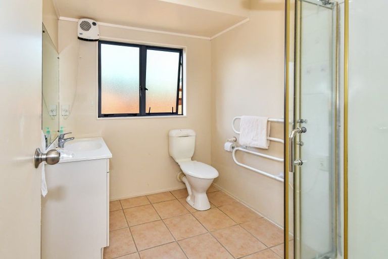 Photo of property in 27 Cottesmore Place, Huntington Park, Auckland, 2013