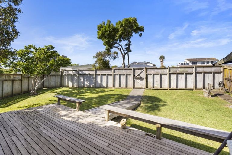 Photo of property in 4 Edgar Pearce Place, Howick, Auckland, 2014