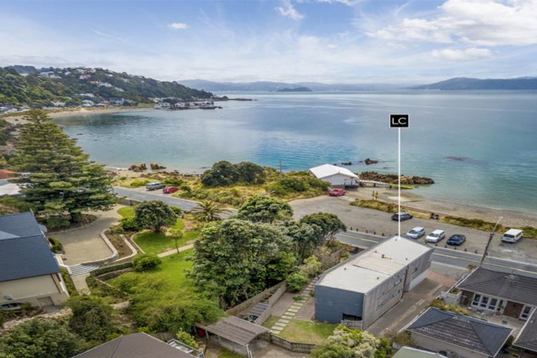 Photo of property in 87 Marine Parade, Seatoun, Wellington, 6022