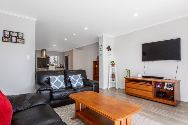 Photo of property in 19/9 Surrey Street, Tawa, Wellington, 5028