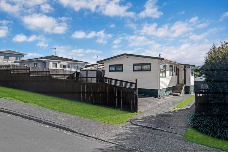 Photo of property in 6 Aplin Place, Birkdale, Auckland, 0626