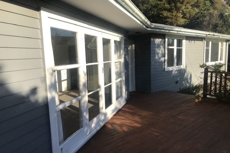 Photo of property in 39 Lowry Crescent, Stokes Valley, Lower Hutt, 5019