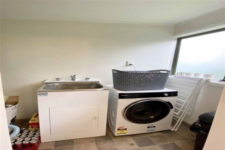 Photo of property in 17 Moa Street, Waikiwi, Invercargill, 9810