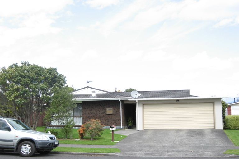 Photo of property in 44 Branch Road, Highlands Park, New Plymouth, 4312