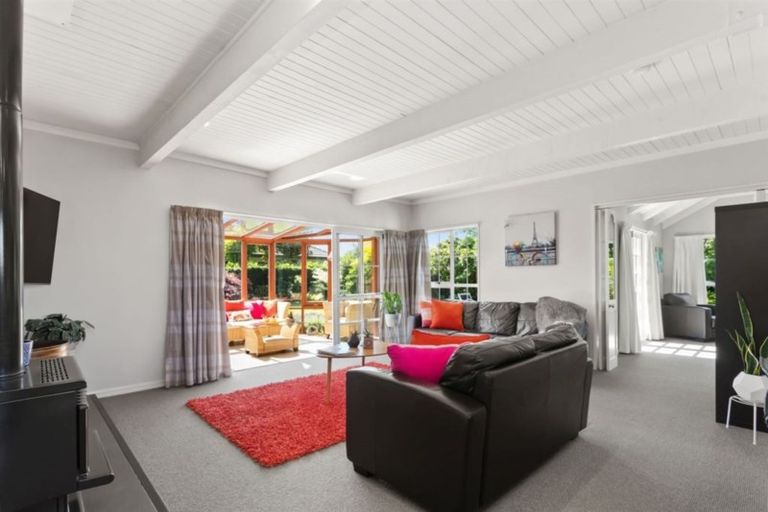 Photo of property in 39 Crofton Road, Harewood, Christchurch, 8051