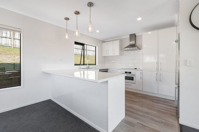 Photo of property in 15 Black Teal Close, Unsworth Heights, Auckland, 0632