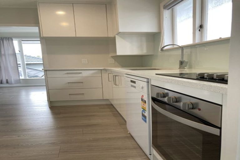 Photo of property in 1/1 Tonkin Drive, Sunnynook, Auckland, 0620