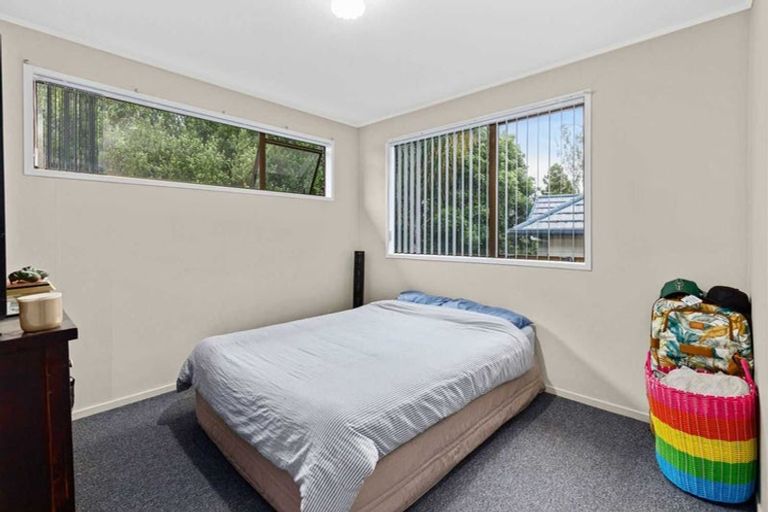 Photo of property in 22 Peterhouse Place, West Harbour, Auckland, 0618