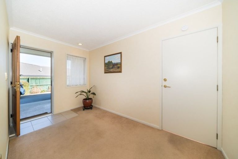 Photo of property in 8 Shakespeare Way, Kelvin Grove, Palmerston North, 4414