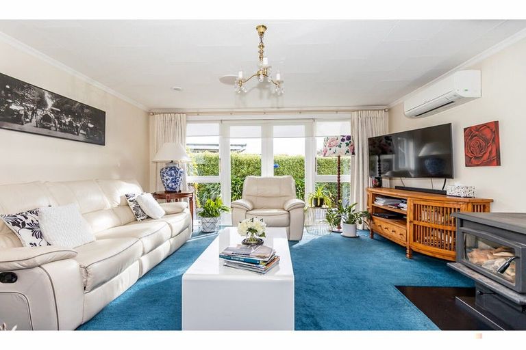 Photo of property in 12 Parsonage Road, Waimate, 7924