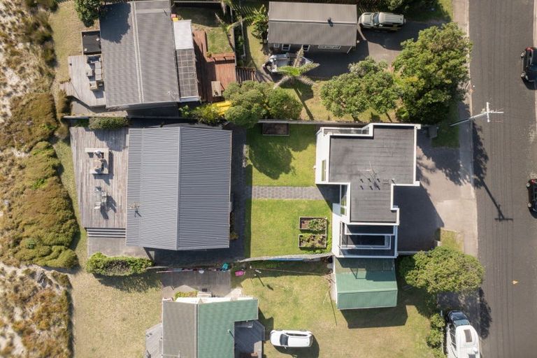 Photo of property in 31 Karewa Parade, Papamoa Beach, Papamoa, 3118