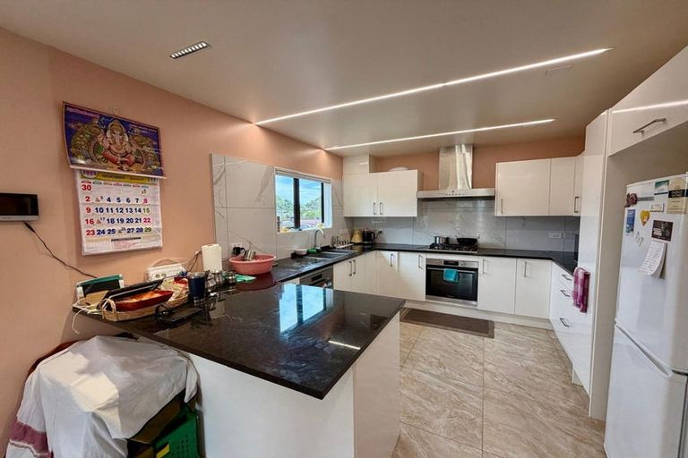 Photo of property in 9 Crestlands Place, Papakura, 2110