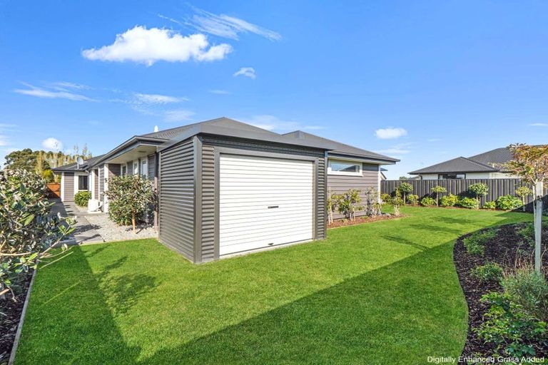 Photo of property in 13 Angus Place, Rangiora, 7400