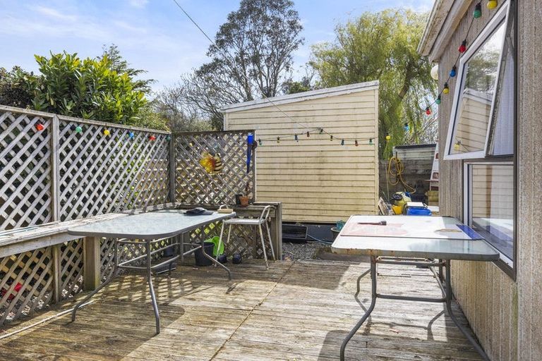 Photo of property in 8a Fitzroy Street, Normanby, Hawera, 4614