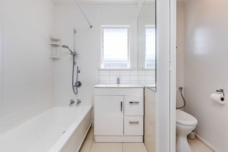 Photo of property in 1/18 Sheehan Avenue, Papakura, 2110