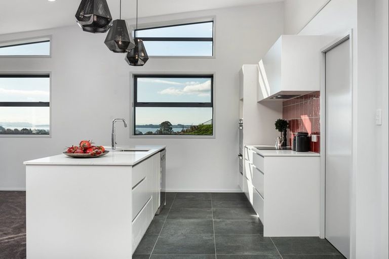 Photo of property in 11 Goldstone Place, Omokoroa, 3114