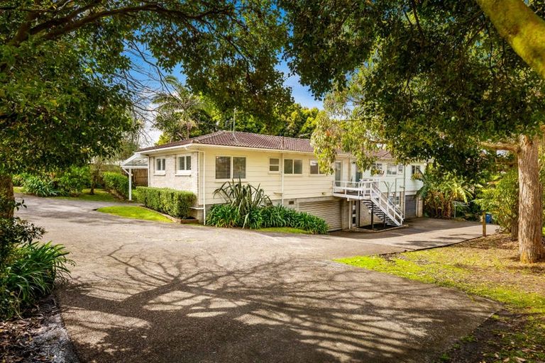 Photo of property in 1/31 Camelot Place, Glenfield, Auckland, 0629