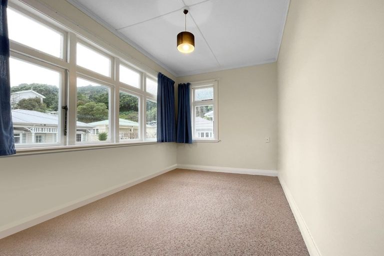 Photo of property in 8 Rixon Grove, Mount Victoria, Wellington, 6011