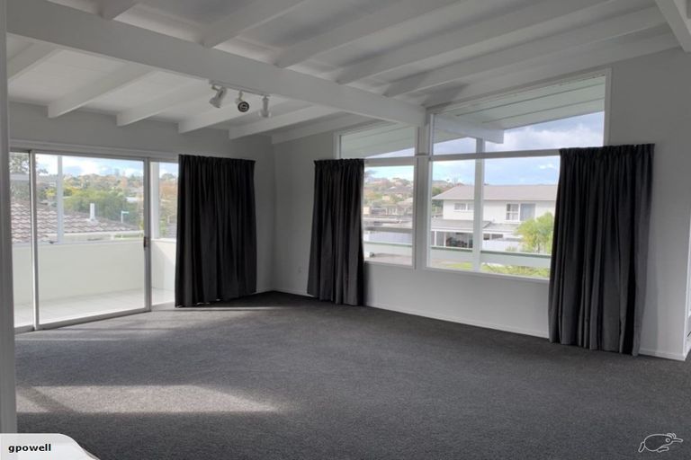 Photo of property in 5 Knightsbridge Drive, Forrest Hill, Auckland, 0620