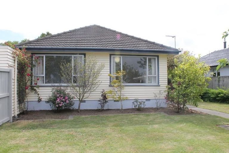 Photo of property in 15 Grimseys Road, Redwood, Christchurch, 8051