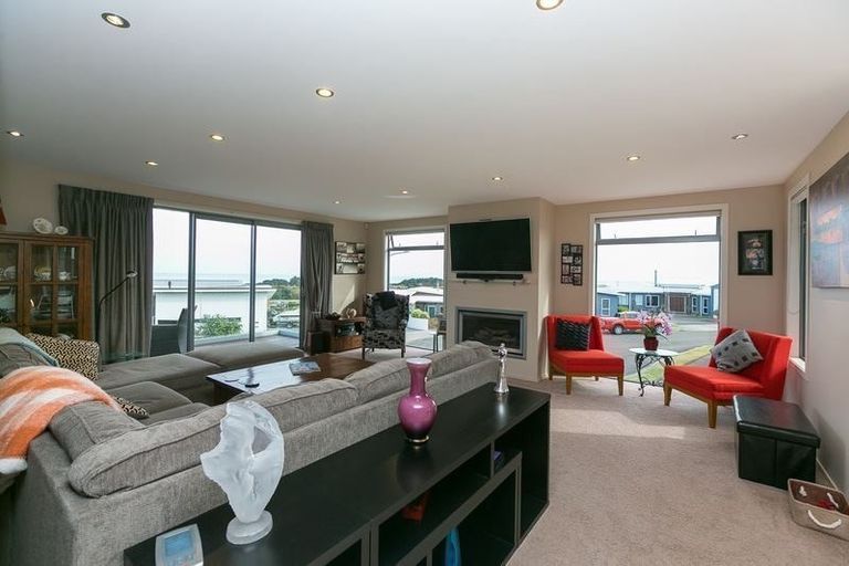 Photo of property in 3 Sunset Street, Bell Block, New Plymouth, 4312