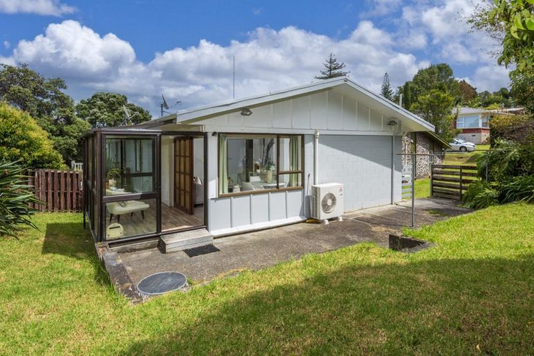 Photo of property in 2/20 Gladys Avenue, Glenfield, Auckland, 0629