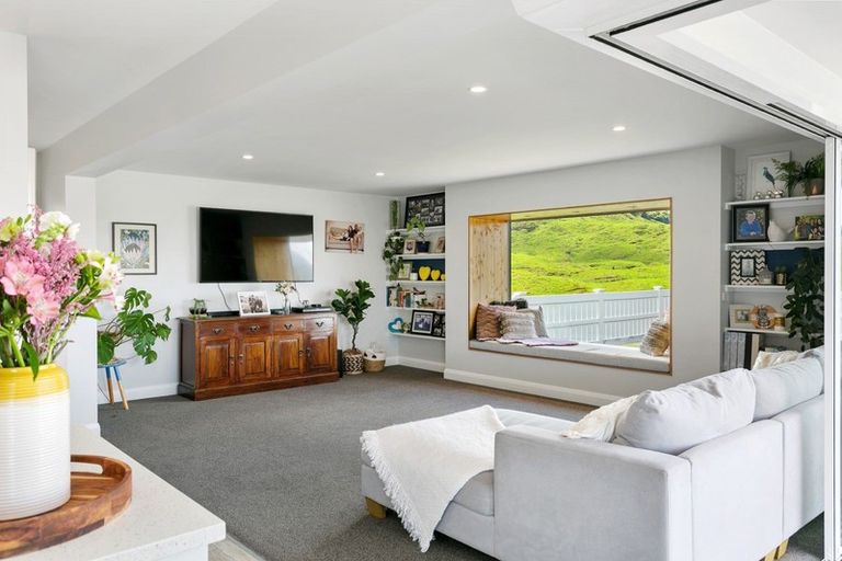 Photo of property in 97 Loch Views Road, Acacia Bay, Taupo, 3385