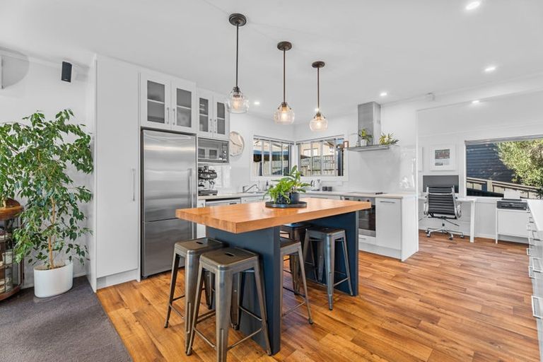 Photo of property in 2/18 Davita Place, Farm Cove, Auckland, 2012