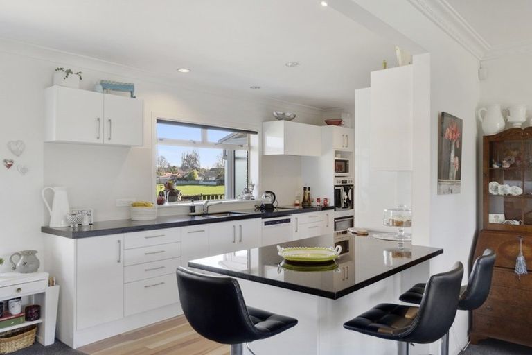 Photo of property in 16 Kingsley Street, St Andrews, Hamilton, 3200