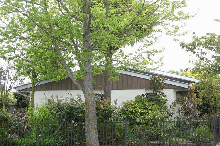 Photo of property in 9 Freebairn Street, Redwood, Christchurch, 8051