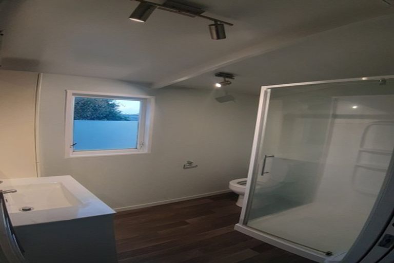 Photo of property in 18a Woodglen Road, Glen Eden, Auckland, 0602