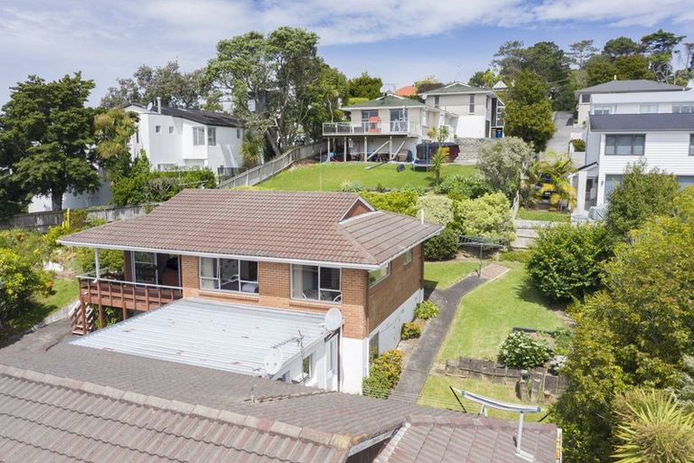 Photo of property in 2/82 Newhaven Terrace, Mairangi Bay, Auckland, 0630