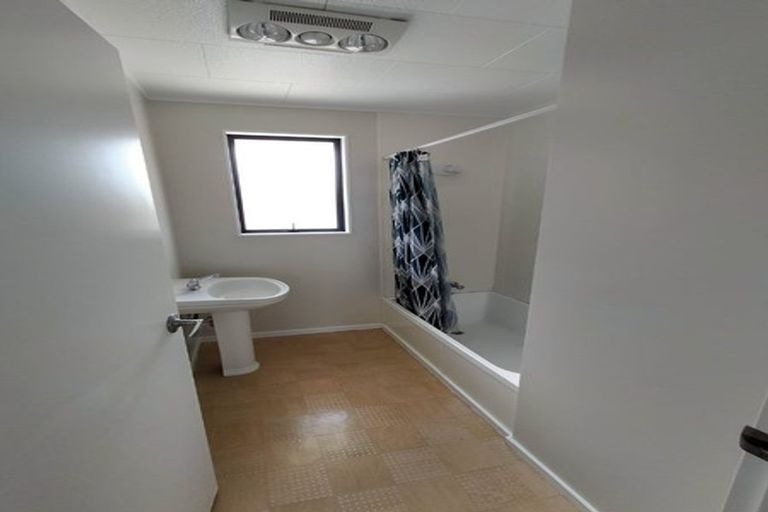 Photo of property in 8a Alidade Place, Massey, Auckland, 0614