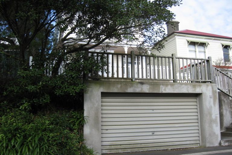 Photo of property in 33 Grove Road, Kelburn, Wellington, 6012