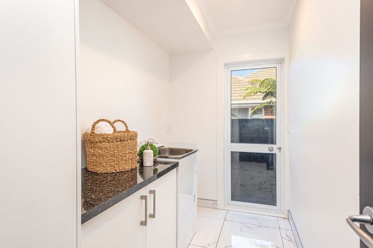 Photo of property in 1/2 Sarabande Avenue, Redwood, Christchurch, 8051