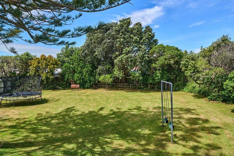 Photo of property in 5b Whitehouse Road, Titahi Bay, Porirua, 5022