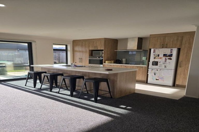 Photo of property in 9 Te Piriti Road, One Tree Point, 0118