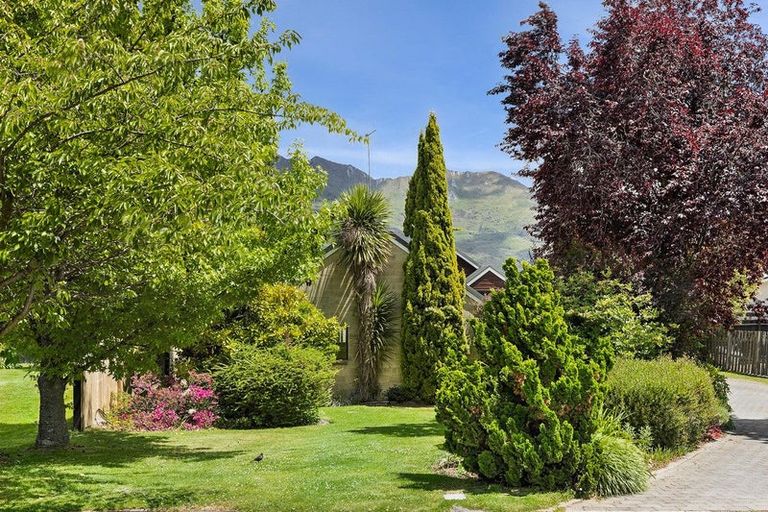 Photo of property in 4 Kidson Lane, Wanaka, 9305