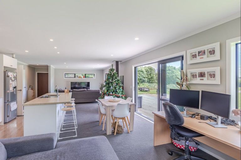 Photo of property in 12 Faydon Close, Ohau, Levin, 5570