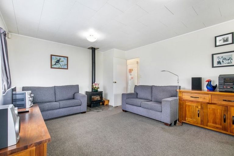 Photo of property in 2/23 Bernina Place, Weymouth, Auckland, 2103
