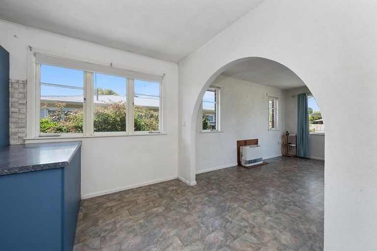 Photo of property in 42 Coleridge Drive, Enderley, Hamilton, 3214