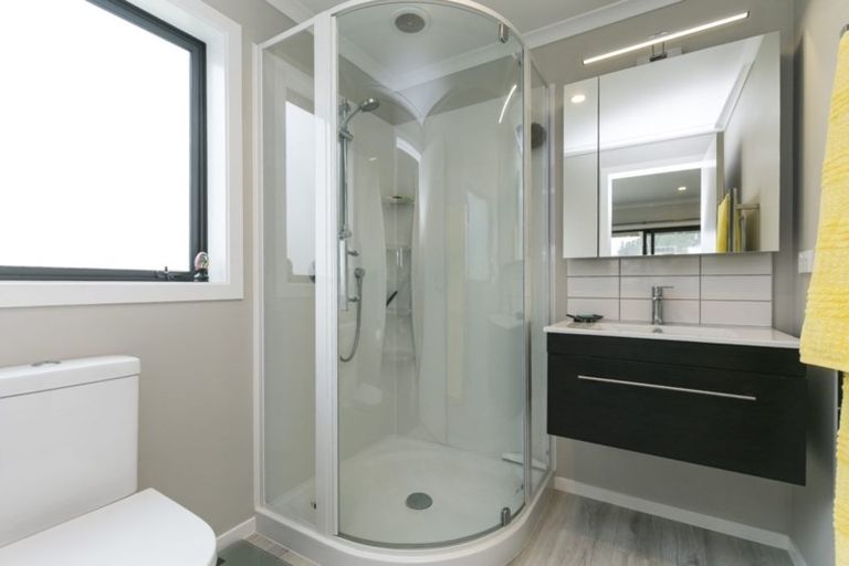 Photo of property in 9b Epic Way, Newlands, Wellington, 6037