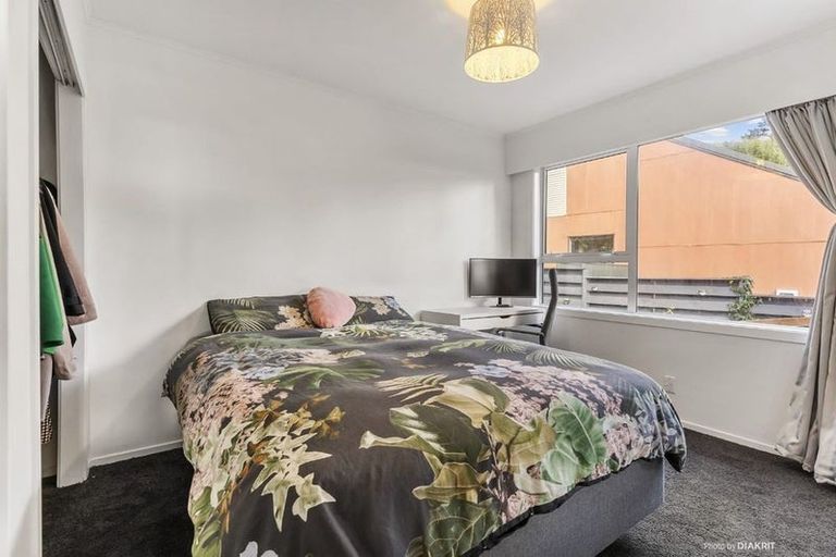 Photo of property in 49 Sunrise Boulevard, Tawa, Wellington, 5028