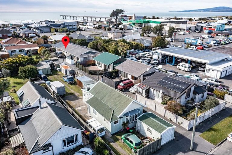 Photo of property in 2/33 Howe Street, New Brighton, Christchurch, 8083