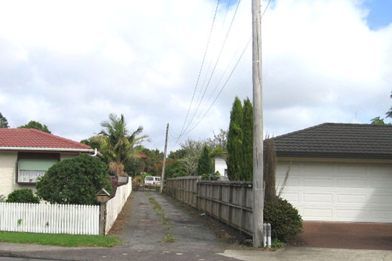 Photo of property in 1/31a Colwill Road, Massey, Auckland, 0614
