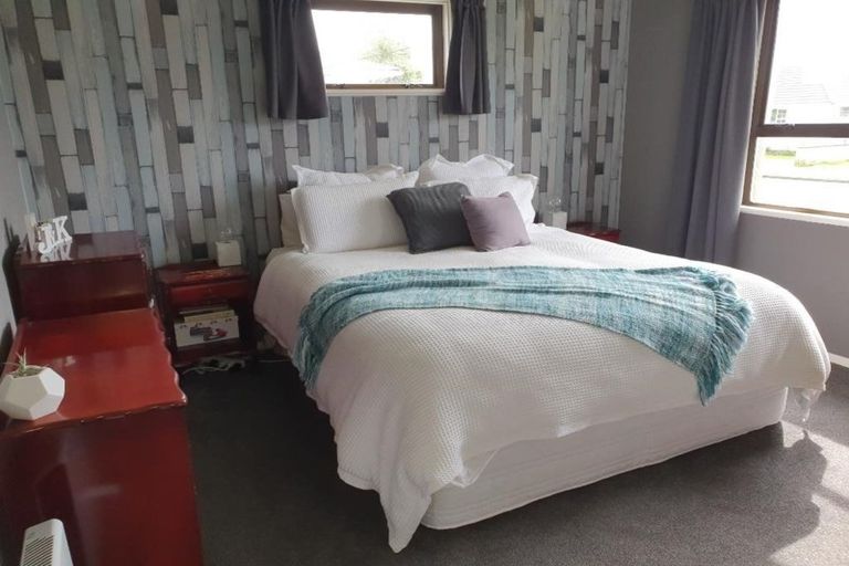 Photo of property in 14 Karaka Street, Merrilands, New Plymouth, 4312